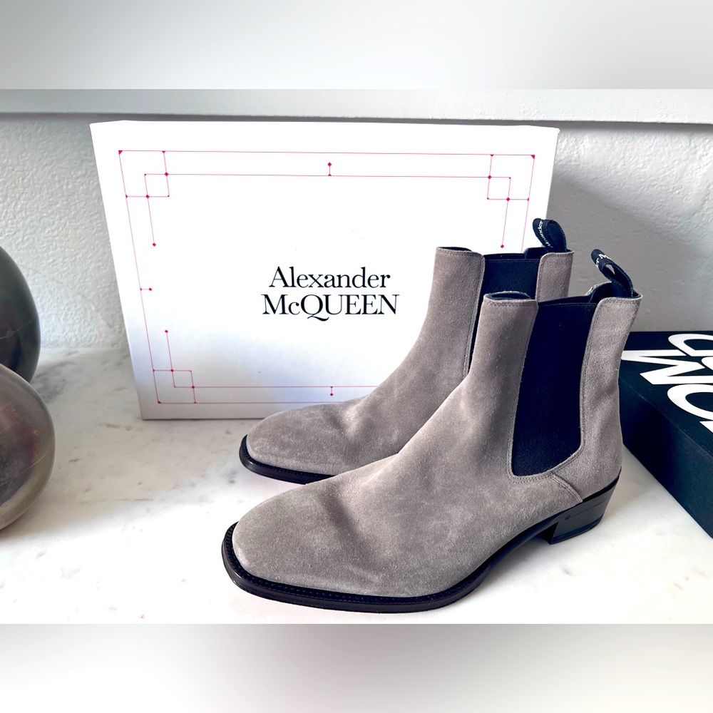 Alexander McQueen Chelsea Boots - Gray suede, leather sole, never worn.